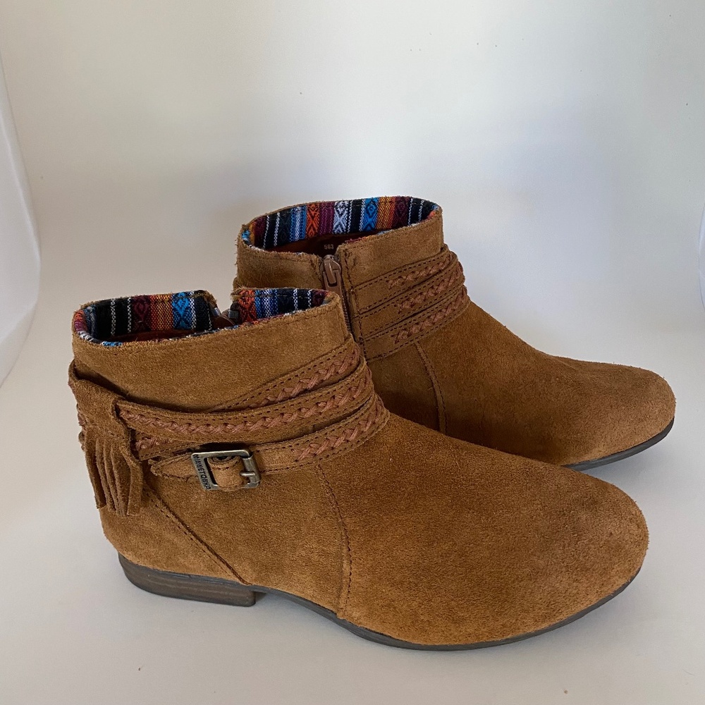 Minnetonka Dixson Brown Suede Bootie Shoes in Camel Brown - Size 6.5